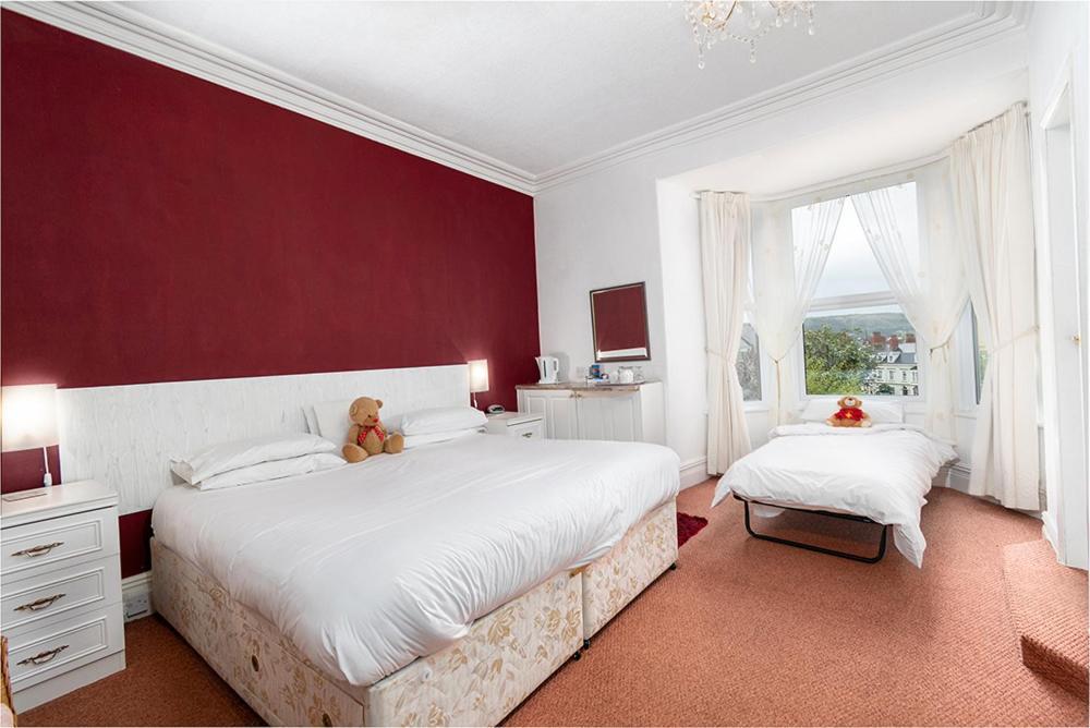 Anglesey House Bed and Breakfast Llandudno Buitenkant foto